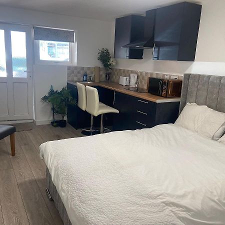Brand New Studio Apartment With Beautiful Kitchen-Close To Liverpool City Centre Экстерьер фото